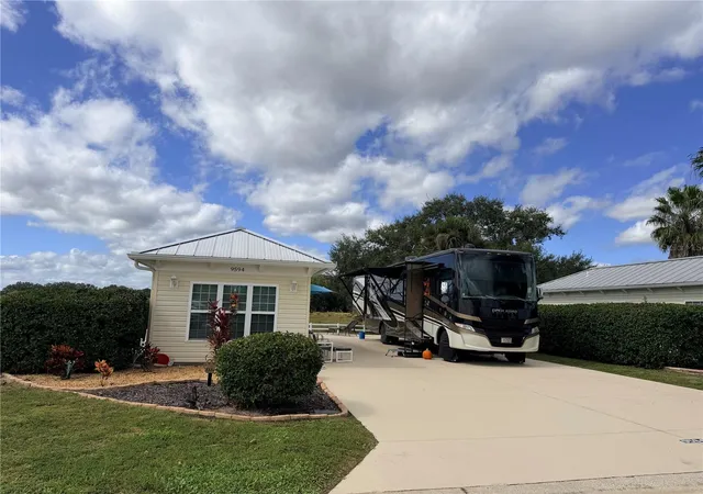 2nd image of 9594 Se 47th Way, Webster, FL 33597 | MLS# G5104067