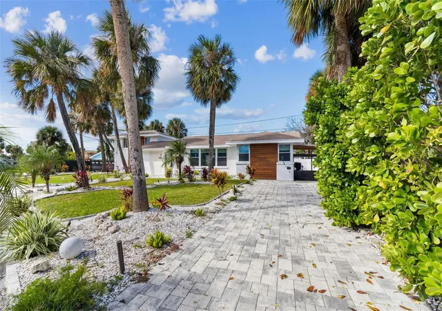 Photo 3 of Single family home for sale at 760 Bohenia Cir S, Clearwater Beach, FL 33767 | MLS# TB8444319 | Listing updated on 2026-09-08
