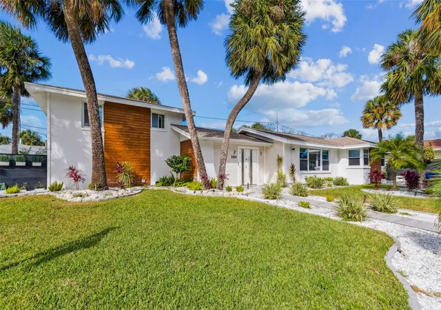 Photo 3 of Single family home for sale at 760 Bohenia Cir S, Clearwater Beach, FL 33767 | MLS# TB8444319 | Listing updated on 2026-09-08