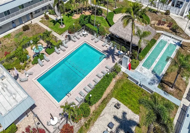 2nd image of 6777 Winkler Rd, FORT MYERS, FL 33919