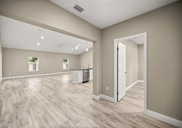 3rd image of 2315 Se 31St Pl, Ocala, FL 34471 | MLS# OM712838