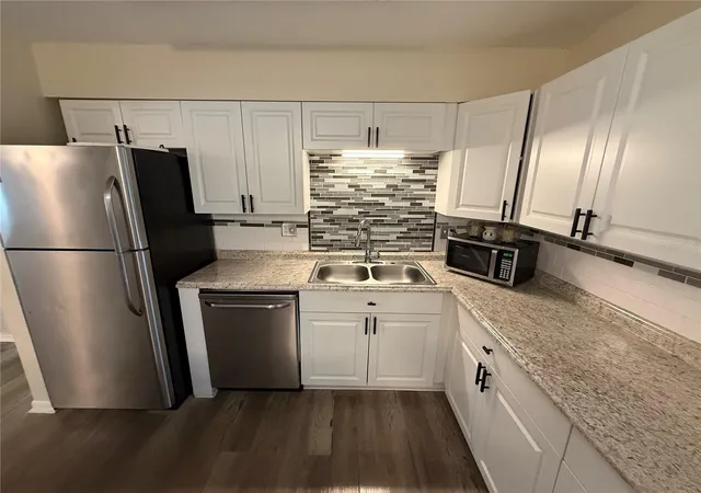 Homes for sale in Gainesville, FL | 5515 Nw 27Th Ter, Gainesville, FL 32653 | MLS# GC535206