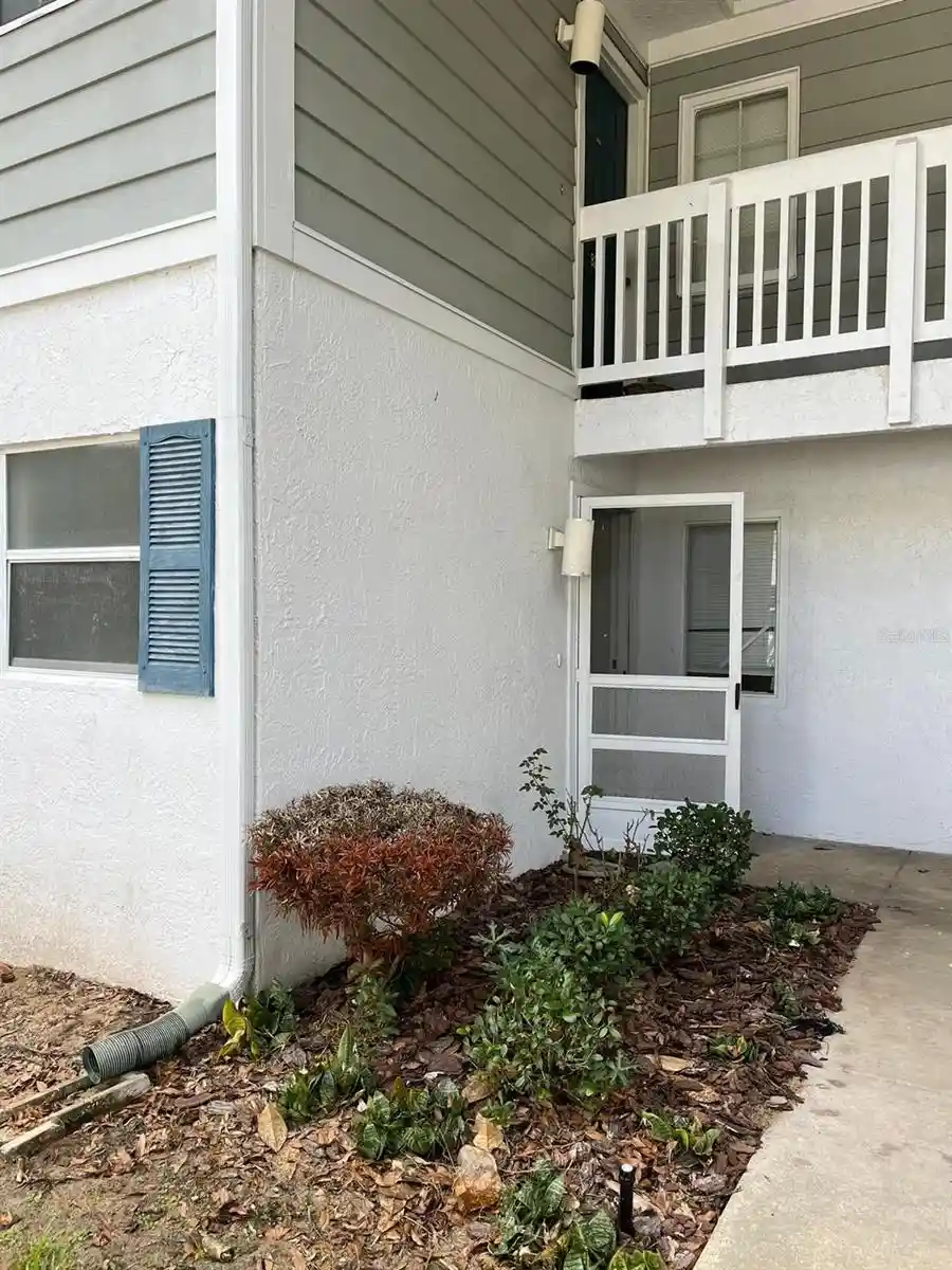 Listing Photo 2 - Condo for sale in 8236 Fairways Cir located at 8236 Fairways Cir, OCALA, FL 34472 - Unit #D102