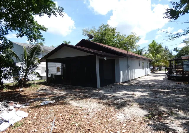 5th image of 3817 Pearl St, Fort Myers, FL 33916 | MLS# C7517233