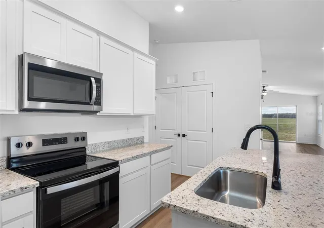 Photo 4 of Single family home for sale at 609 Blackthorn Dr, Lakeland, FL 33809 | MLS# TB8444657 | Listing updated on 2026-08-17