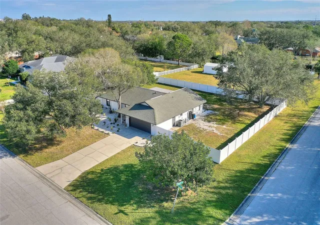 2nd image of 2054 Racimo Dr, Sarasota, FL 34240 | MLS# A4670940