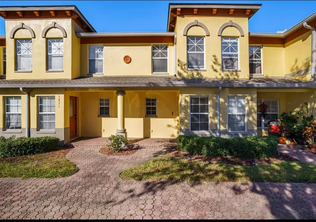 Photo 2 of Townhouse for sale at 3869 Island Wy, Saint Petersburg, FL | MLS# TB8444844 | Listing updated on 2026-10-11