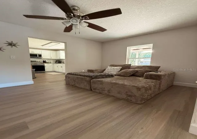 4th image of 1065 N 10Th St, Eagle Lake, FL 33839 | MLS# O6358129