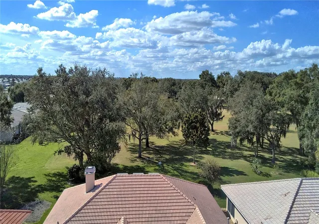 3rd image of 239 Golf Aire Blvd, Winter Haven, FL 33884 | MLS# P4936940
