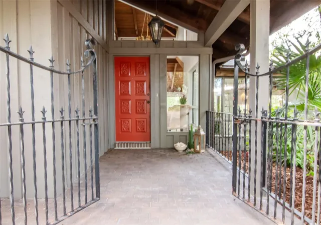 3rd image of 1296 Weybridge Ln, Dunedin, FL 34698 | MLS# TB8445062