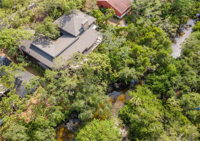 2nd image of 1296 Weybridge Ln, Dunedin, FL 34698 | MLS# TB8445062