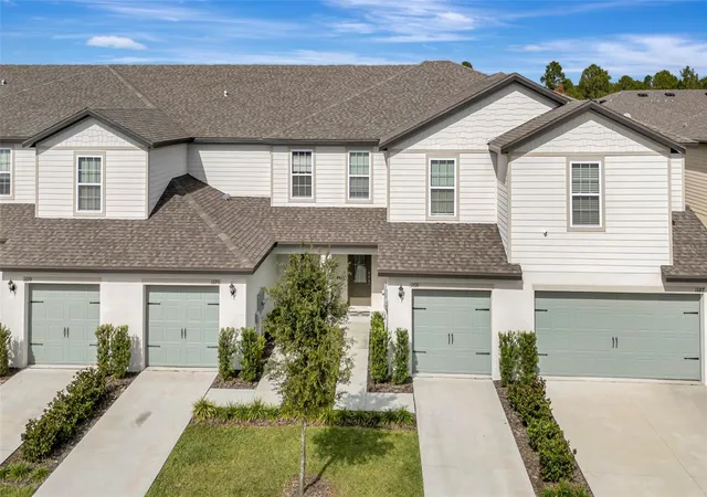 Townhouse for sale at 1691 Wynford Cir, TAVARES, FL 32778 | MLS# G5104161