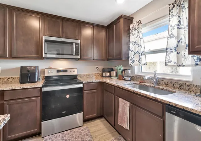 Photo 3 of Townhouse for sale at 1691 Wynford Cir, Tavares, FL 32778 | MLS# G5104161 | Listing updated on 2026-07-18