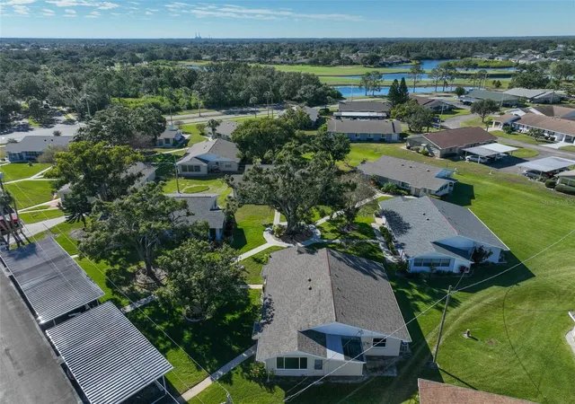 3rd image of 1902 Dandridge St, SUN CITY CENTER, FL 33573