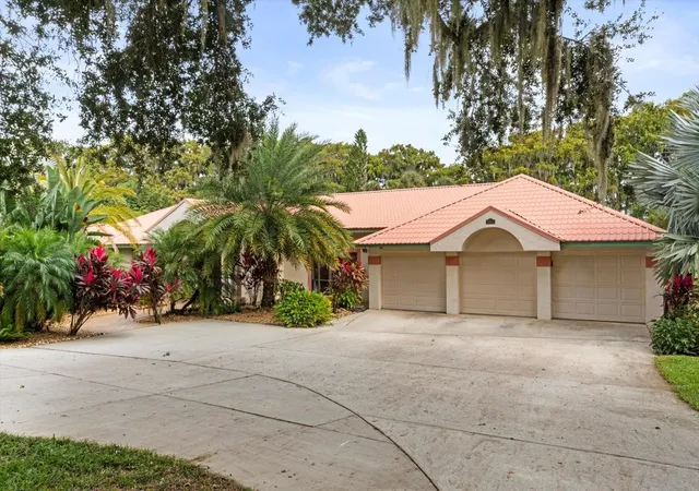 2nd image of 4345 Corley Island Rd, Leesburg, FL 34748 | MLS# G5104166