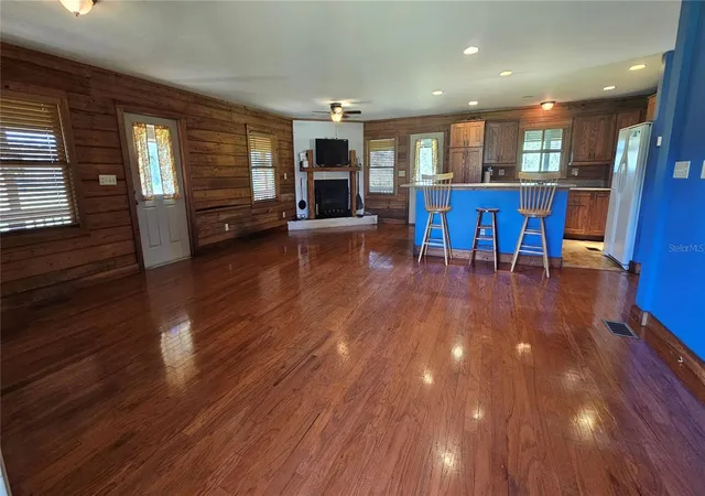 Photo 3 of Sale Pending at 11650 Old Grade Rd, Polk City, FL 33868 | MLS# P4936946 | Listing updated on 2026-04-16