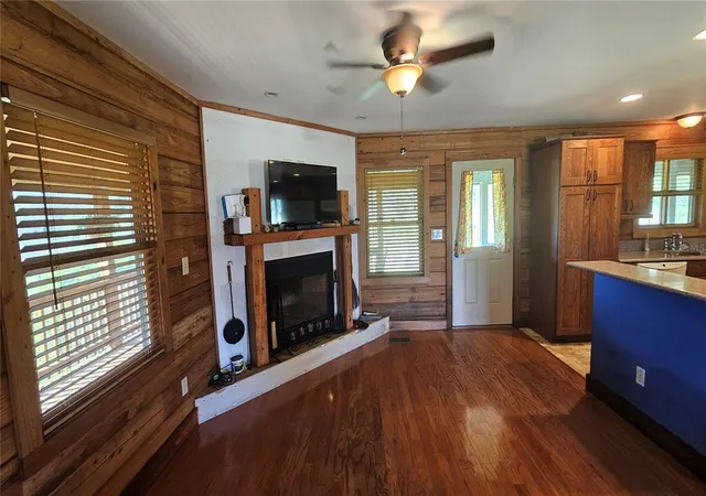 Photo 4 of Sale Pending at 11650 Old Grade Rd, Polk City, FL 33868 | MLS# P4936946 | Listing updated on 2026-04-16