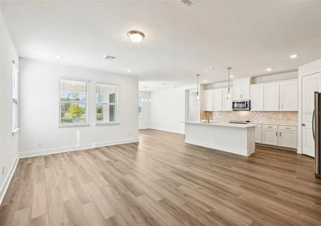 4th image of 1340 Oakhaven Ave, Ormond Beach, FL 32174 | MLS# O6358258