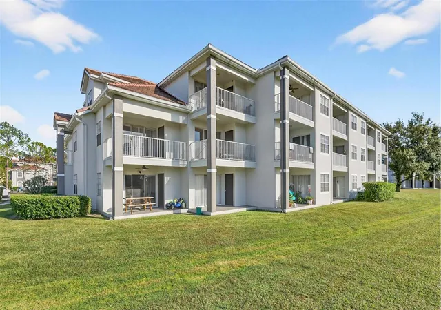 image of 13917 Fairway Island Dr #928, Orlando, FL 32837 | MLS# O6358307