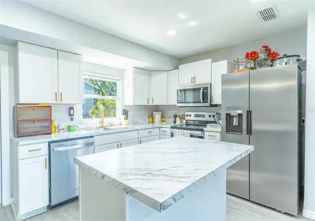 Homes for sale in Lake Wales, FL | 713 Greenleaf Ln, Lake Wales, FL 33853 | MLS# P4936948