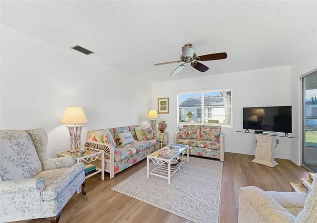 3rd image of 605 Apple Ln, Englewood, FL 34223 | MLS# N6141335