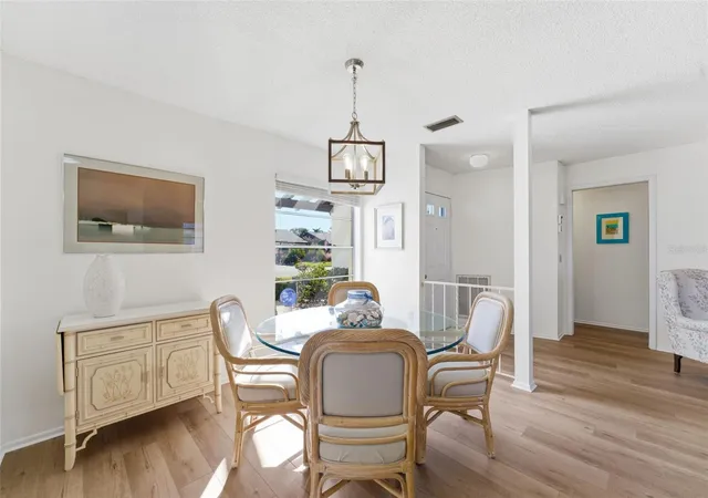 4th image of 605 Apple Ln, Englewood, FL 34223 | MLS# N6141335