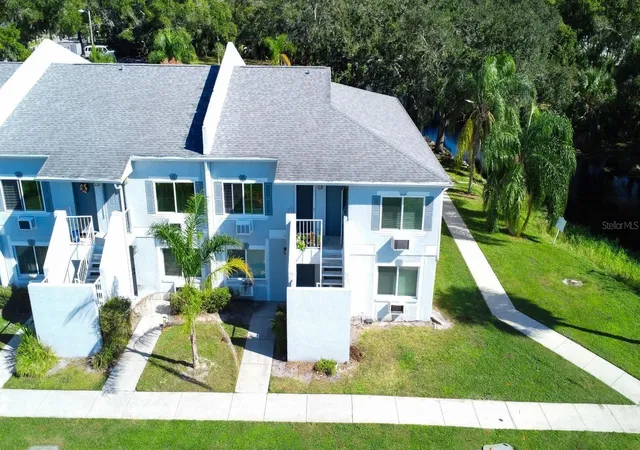 Listing Photo 5 - Condo for sale in building located at 4148 Dolphin Dr, Tampa, FL 33617 - Unit #3