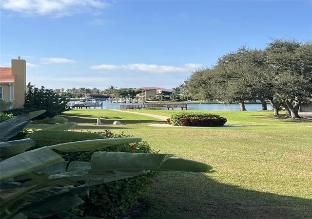Photo 2 of Townhouse for sale at 18 Jefferson Ct S, Saint Petersburg, FL 33711 | MLS# TB8445622 | Listing updated on 2026-10-04