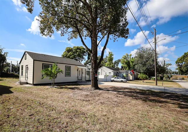 Photo 3 of Single family home for sale at 807 E Norfolk St, Tampa, FL 33604 | MLS# TB8445625 | Listing updated on 2026-10-11
