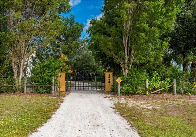Photo 3 of Single family home for sale at 38881 Washington Loop Rd, Punta Gorda, FL 33982 | MLS# C7517394 | Listing updated on 2026-09-24