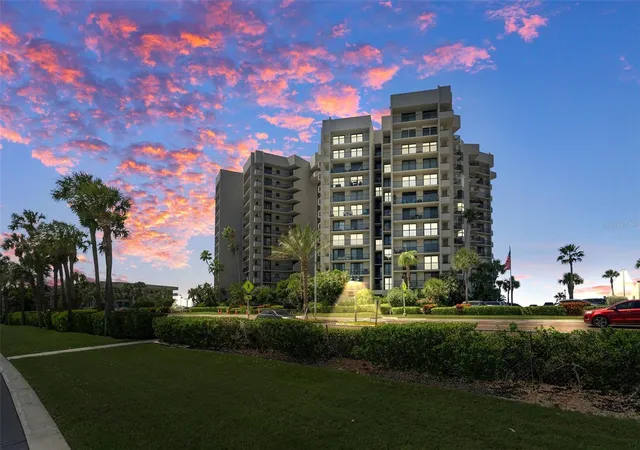 Homes for sale in Clearwater Beach, FL | 1660 Gulf Blvd #706, Clearwater Beach, FL 33767 | MLS# TB8445775