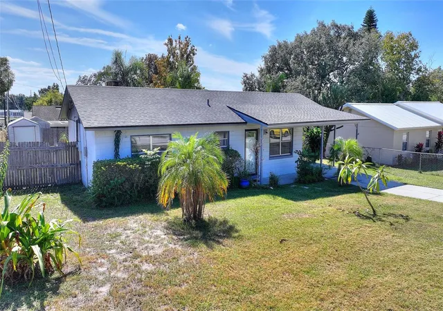 Photo 3 of Single family home for sale at 221 Dorothy St, Auburndale, FL 33823 | MLS# P4936960 | Listing updated on 2026-08-11