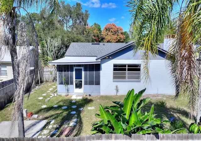 Photo 4 of Single family home for sale at 221 Dorothy St, Auburndale, FL 33823 | MLS# P4936960 | Listing updated on 2026-08-11