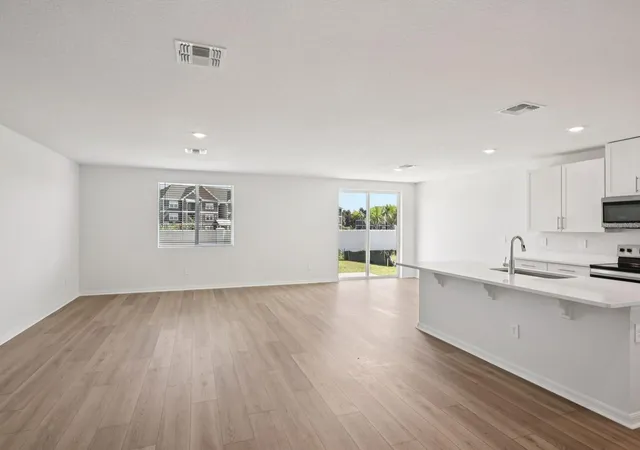 Photo 4 of Single family home for sale at 10425 Abundance Grv Way, Parrish, FL 34219 | MLS# O6358823 | Listing updated on 2026-10-26