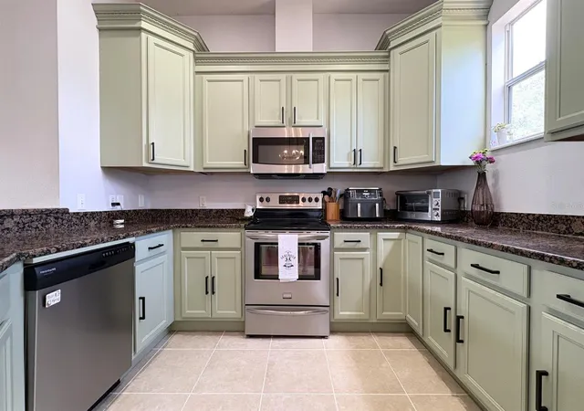 5th image of 404 E Chelsea St, Tampa, FL 33603 | MLS# TB8445941