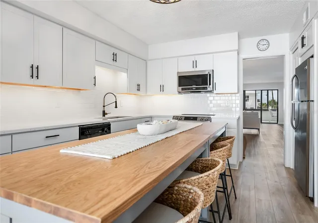 5th image of 1007 Gulf Dr N #106, Bradenton Beach, FL 34217 | MLS# A4671315