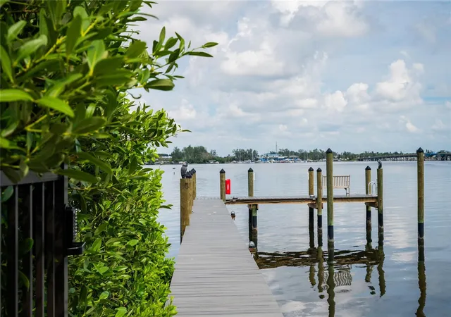 2nd image of 1007 Gulf Dr N, BRADENTON BEACH, FL 34217