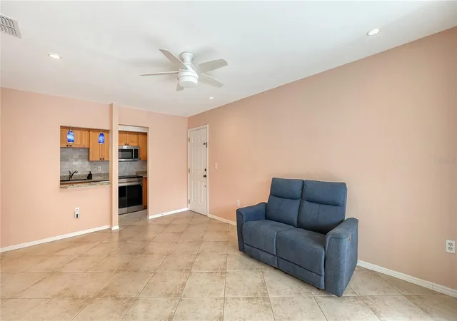 4th image of 631 N Orange Ave #208, Sarasota, FL 34236 | MLS# A4671326