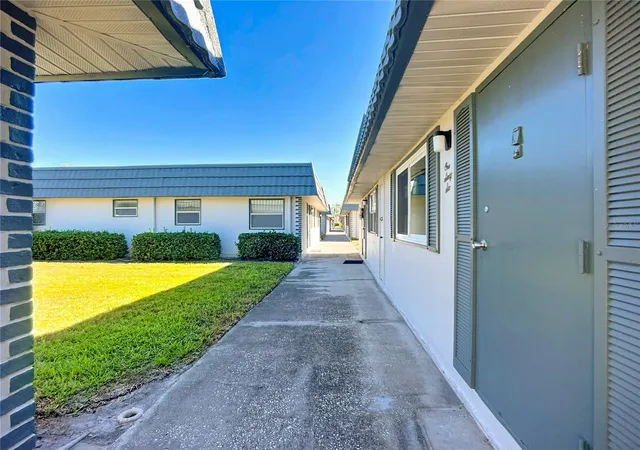 1st image of 1811 Bedford Ln #166, Sun City Center, FL 33573 | MLS# W7880568