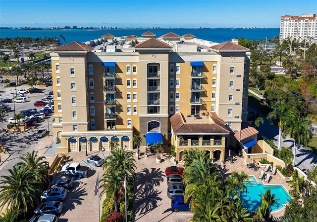 2nd image of 1064 N Tamiami Trl, Sarasota, FL 34236