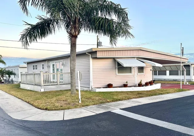 Photo 1 of Manufactured home for sale at 11211 101st Street #93, Largo, FL 33773 | MLS# TB8446281 | Listing updated on 2026-04-30