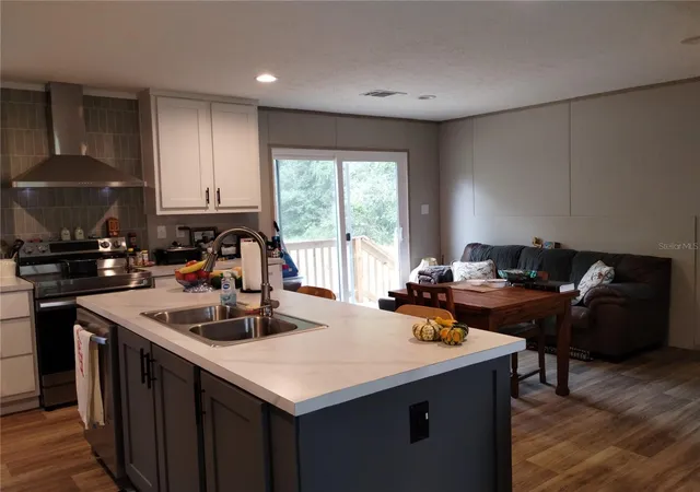 Photo 2 of Manufactured home for sale at 1826 Se 44Th Pl, Bushnell, FL 33513 | MLS# W7880602 | Listing updated on 2026-10-28