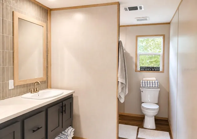 Photo 4 of Manufactured home for sale at 1826 Se 44Th Pl, Bushnell, FL 33513 | MLS# W7880602 | Listing updated on 2026-10-28