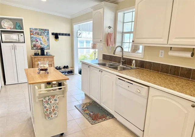 4th image of 6834 Mount Pleasant Rd Ne #75, Saint Petersburg, FL 33702 | MLS# TB8446571