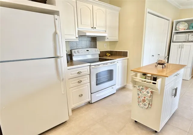 5th image of 6834 Mount Pleasant Rd Ne #75, Saint Petersburg, FL 33702 | MLS# TB8446571