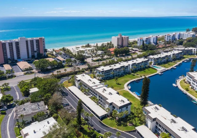 Homes for sale in Longboat Key, FL | 4380 Exeter Dr, Longboat Key, FL 34228