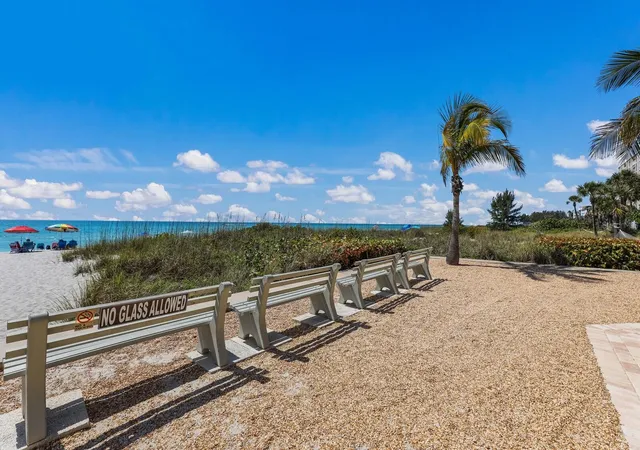Homes for sale in Longboat Key, FL | 4380 Exeter Drive, Longboat Key, FL 34228 | Houzeo