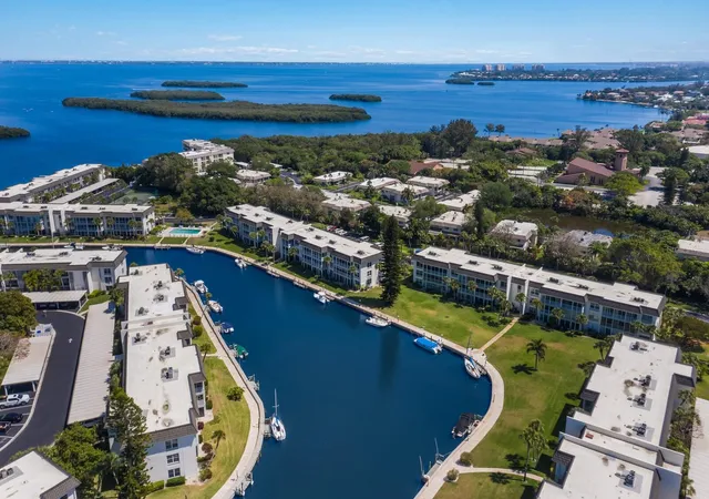 Homes for sale in Longboat Key, FL | 4380 Exeter Dr, Longboat Key, FL 34228