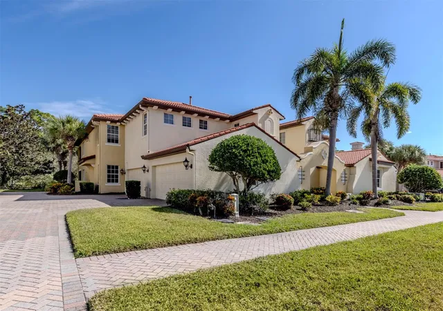 2nd image of 122 Bella Vista Ter #8A, North Venice, FL 34275 | MLS# N6141396