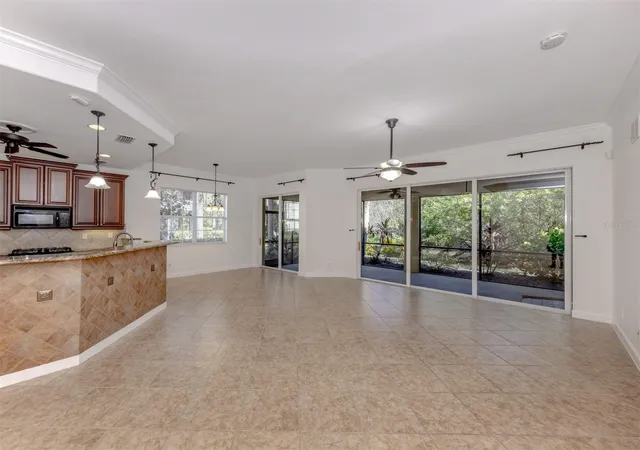 3rd image of 122 Bella Vis Ter, Venice, FL 34275